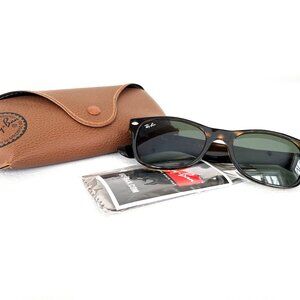 Ray Ban New Wayfarer Sunglasses Tortoise Frame Green Lenses RB 2132 902 52-18 3N